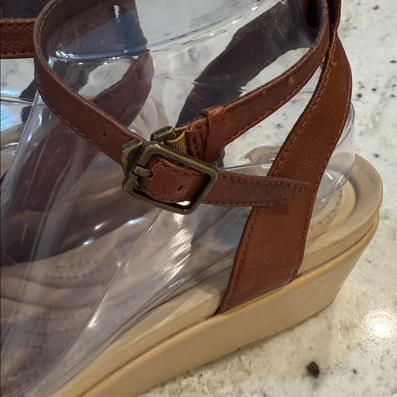 CROCS Leigh Ann Brown Leather Ankle Strap Wedge Sandals Women’s- Rare - Picture 4 of 6